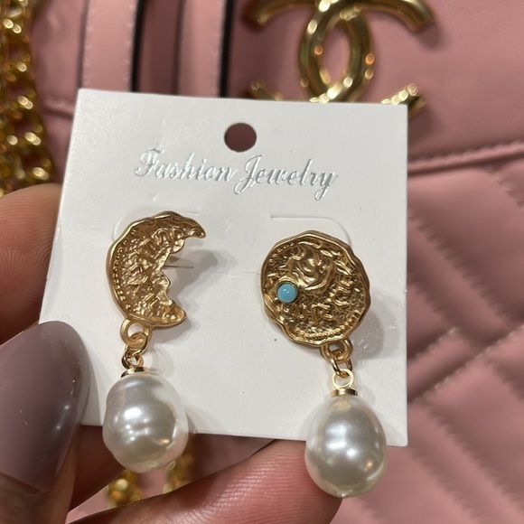 Gold Moon And Coin Mismatched Drop Pearl Earrings - Picture 8 of 10